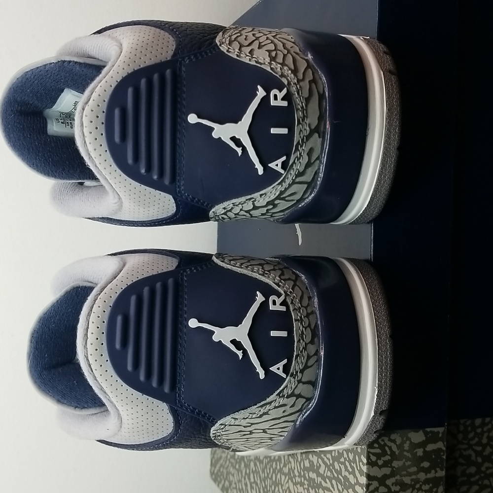 PER-OWNED WITH OG BOX!! Air Jordan 3 Retro "Georgetown" - Picture 7 of 9